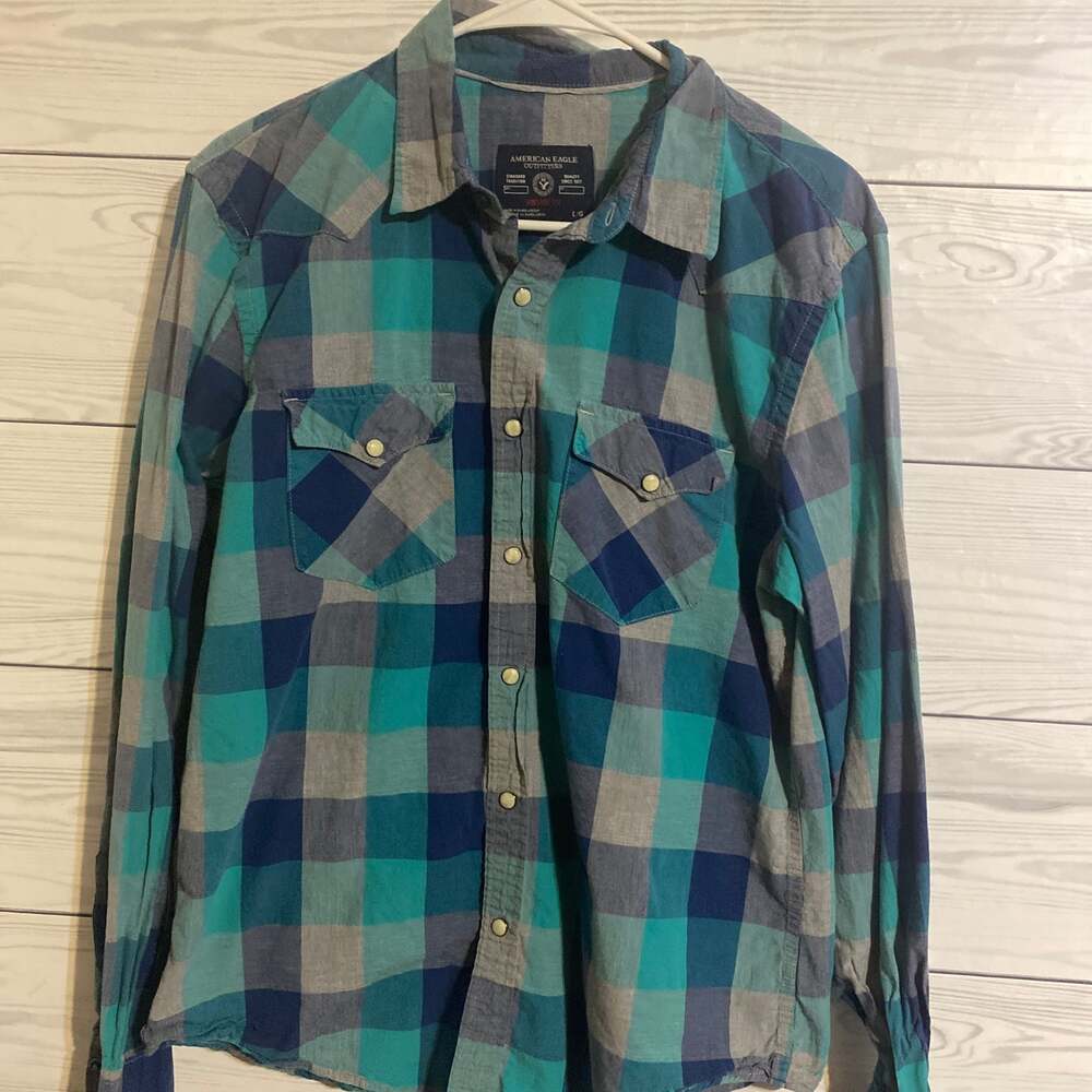 American Eagle Vintage Fit Pearl Snap Button Down Size large